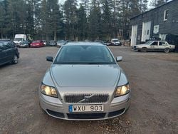 Ljusgrå Begagnad 2005 Volvo V50 Kombi | 32 900 kr (Marknadspris)