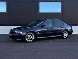 Mörkblå Begagnad 2002 BMW 520 Sedan | 69 800 kr
