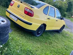Gul Begagnad 2001 Seat Cordoba Sedan | 6 000 kr