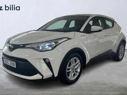 Vit Begagnad 2021 Toyota C-HR Active SUV | 229 900 kr (Marknadspris)