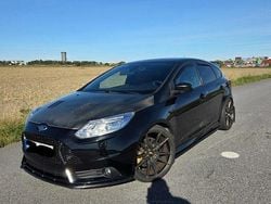 Svart Begagnad 2013 Ford Focus ST Halvkombi | 160 000 kr