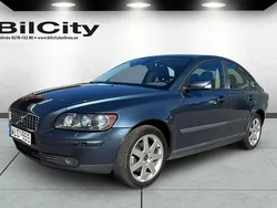 Mörkblå (blå) Begagnad 2005 Volvo S40 Sedan | 59 000 kr