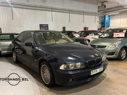 Mörkblå (blå) Begagnad 2000 BMW 540 Sedan | 69 900 kr