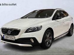 Vit Begagnad 2016 Volvo V40 CC Kombi | 174 900 kr (Marknadspris)