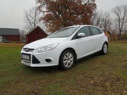 Vit Begagnad 2012 Ford Focus Trend Halvkombi | 79 000 kr (Dyr)
