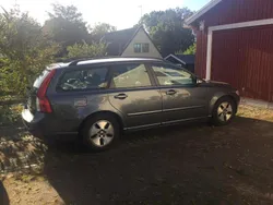 Grå Begagnad 2011 Volvo V50 Kinetic Kombi | 40 000 kr (Marknadspris)
