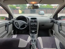 Röd Begagnad 2002 Opel Astra Halvkombi | 22 000 kr