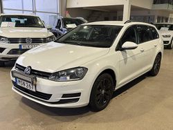 Vit Begagnad 2015 VW Golf VII Kombi | 98 900 kr (Marknadspris)