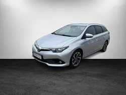 Silver Begagnad 2016 Toyota Auris Touring Sports Active Kombi | 129 875 kr (Marknadspris)
