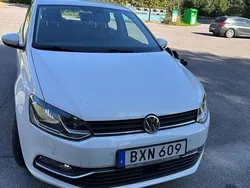 Vit Begagnad 2016 VW Polo Halvkombi | 109 000 kr (Marknadspris)