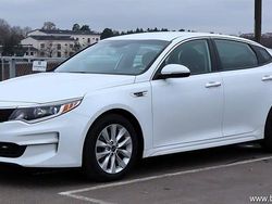 Vit samma som bilen Begagnad 2017 Kia Optima LX Sedan | 159 500 kr