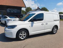 Vit Begagnad 2023 VW Caddy Minibuss | 249 000 kr (Marknadspris)