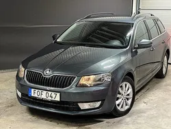 Grå Begagnad 2015 Skoda Octavia Ambition Kombi | 104 800 kr (Marknadspris)