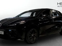 Svart (black) Begagnad 2022 MG MG4 EV Halvkombi | 249 900 kr