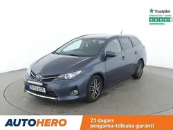 Mörkblå Begagnad 2014 Toyota Auris Touring Sports Kombi | 149 000 kr (Marknadspris)