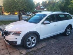Vit Begagnad 2018 Skoda Octavia Scout Kombi | 135 000 kr (Bra pris)