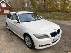 Vit Begagnad 2010 BMW 318 Comfort Edition Kombi | 82 000 kr