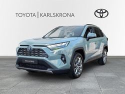 Grön Ny 2025 Toyota RAV4 Hybrid Executive SUV | 506 900 kr (Marknadspris)