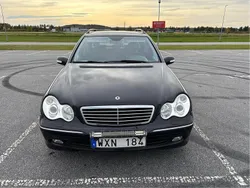 Svart Begagnad 2004 Mercedes C200 Avantgarde Kombi | 24 000 kr (Marknadspris)
