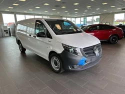 Vit Begagnad 2023 Mercedes e-Vito Minibuss | 562 375 kr (Dyr)