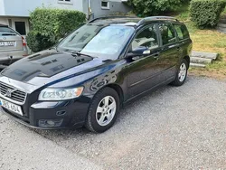Svart Begagnad 2008 Volvo V50 Momentum Kombi | 32 900 kr (Marknadspris)