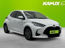 Vit Begagnad 2020 Toyota Yaris Hybrid Active Halvkombi | 214 800 kr (Lite dyr)