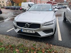 Silver Begagnad 2020 Volvo V60 Momentum Kombi | 220 000 kr (Bra pris)