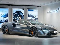 Grå Begagnad 2022 McLaren Artura Sportkupé | 2 195 000 kr