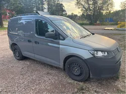 Grå Begagnad 2023 VW Caddy Minibuss | 230 000 kr