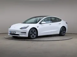 Vit Begagnad 2022 Tesla Model 3 Long Range Sedan | 335 000 kr (Marknadspris)