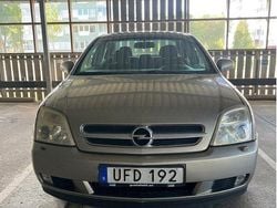 Grå Begagnad 2003 Opel Vectra Sedan | 18 000 kr
