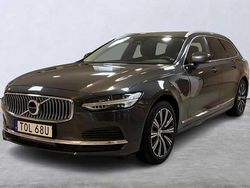 Grå Begagnad 2022 Volvo V90 Kombi | 329 900 kr (Marknadspris)