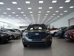 Grön (grönmetallic) Ny 2025 Subaru Forester SUV | 419 900 kr (Bra pris)