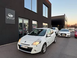 Vit Begagnad 2011 Renault Clio R.S. Halvkombi | 35 000 kr (Marknadspris)