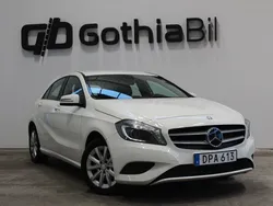 Vit Begagnad 2014 Mercedes A180 Halvkombi | 114 900 kr (Marknadspris)