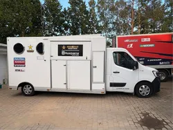 Vit Begagnad 2020 Renault Master Van | 450 000 kr