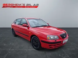 Röd Begagnad 2006 Hyundai Elantra Halvkombi | 39 900 kr