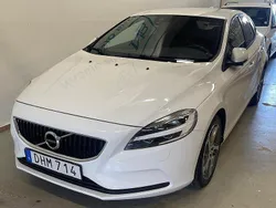 Vit Begagnad 2017 Volvo V40 Kinetic Kombi | 164 900 kr (Marknadspris)