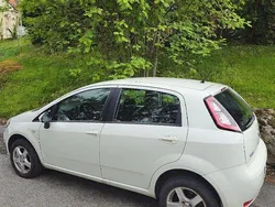 Vit Begagnad 2012 Fiat Punto Easy Halvkombi | 32 000 kr