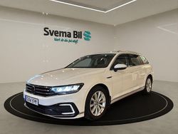 Pure white Begagnad 2021 VW Passat Sportline Kombi | 244 900 kr (Marknadspris)