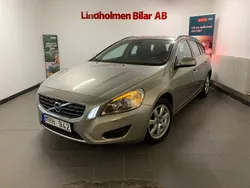 Ljusbrun (brun) Begagnad 2011 Volvo V60 Momentum Kombi | 72 900 kr (Bra pris)