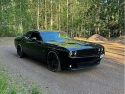Svart Begagnad 2015 Dodge Challenger Sportkupé | 295 000 kr