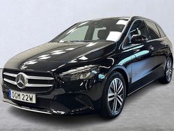 Svart Begagnad 2019 Mercedes B180 Minibuss | 214 900 kr (Marknadspris)