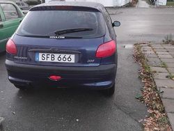 Begagnad 2001 Peugeot 206 Halvkombi | 16 000 kr