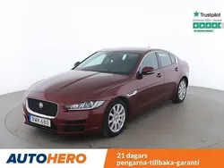 Röd Begagnad 2016 Jaguar XE Sedan | 187 000 kr (Lite dyr)