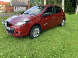 Röd Begagnad 2011 Renault Clio R.S. Halvkombi | 32 500 kr (Marknadspris)