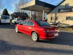 Röd Begagnad 2005 Chrysler Sebring Sedan | 17 900 kr (Marknadspris)