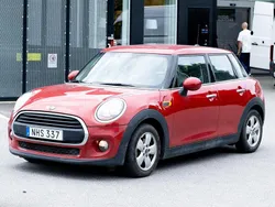 Röd Begagnad 2016 Mini ONE Pepper Halvkombi | 90 000 kr (Superpris)