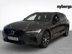 Grå Begagnad 2022 Volvo V60 Plus Kombi | 429 000 kr (Marknadspris)