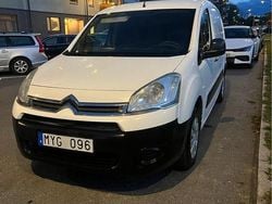 Vit Begagnad 2012 Citroën Berlingo Minibuss | 33 000 kr (Marknadspris)